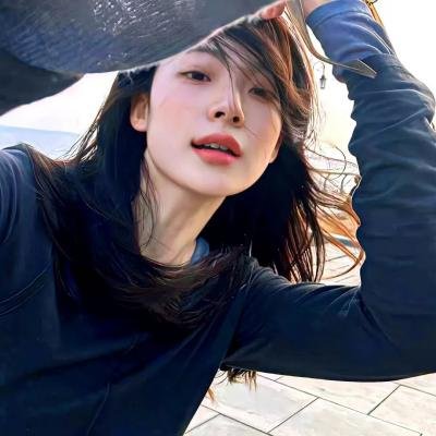 乐坛天后素颜现身菜市场，好友出面澄清，三天三夜持续发酵